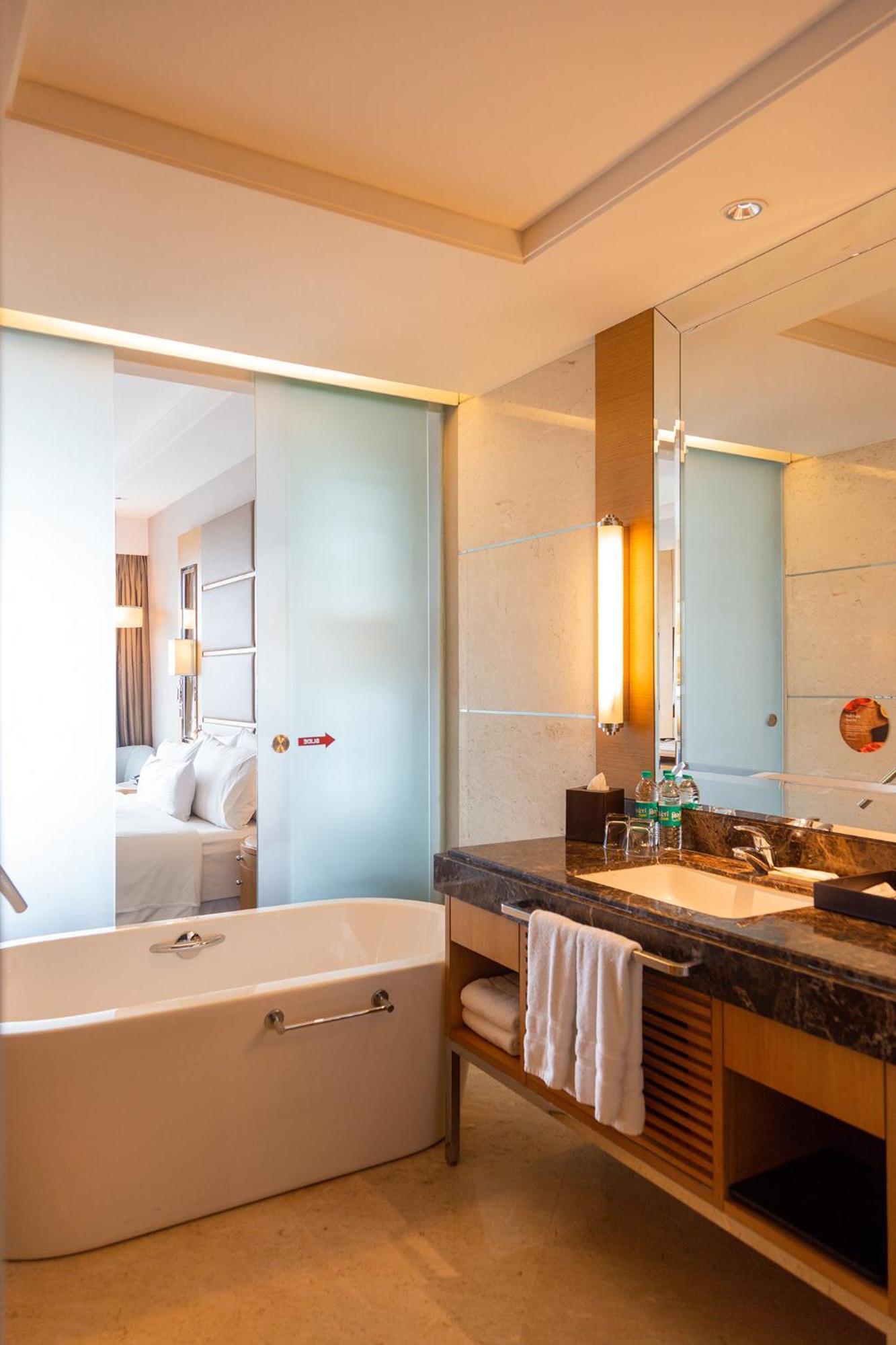 The Westin Chennai Velachery Exterior foto