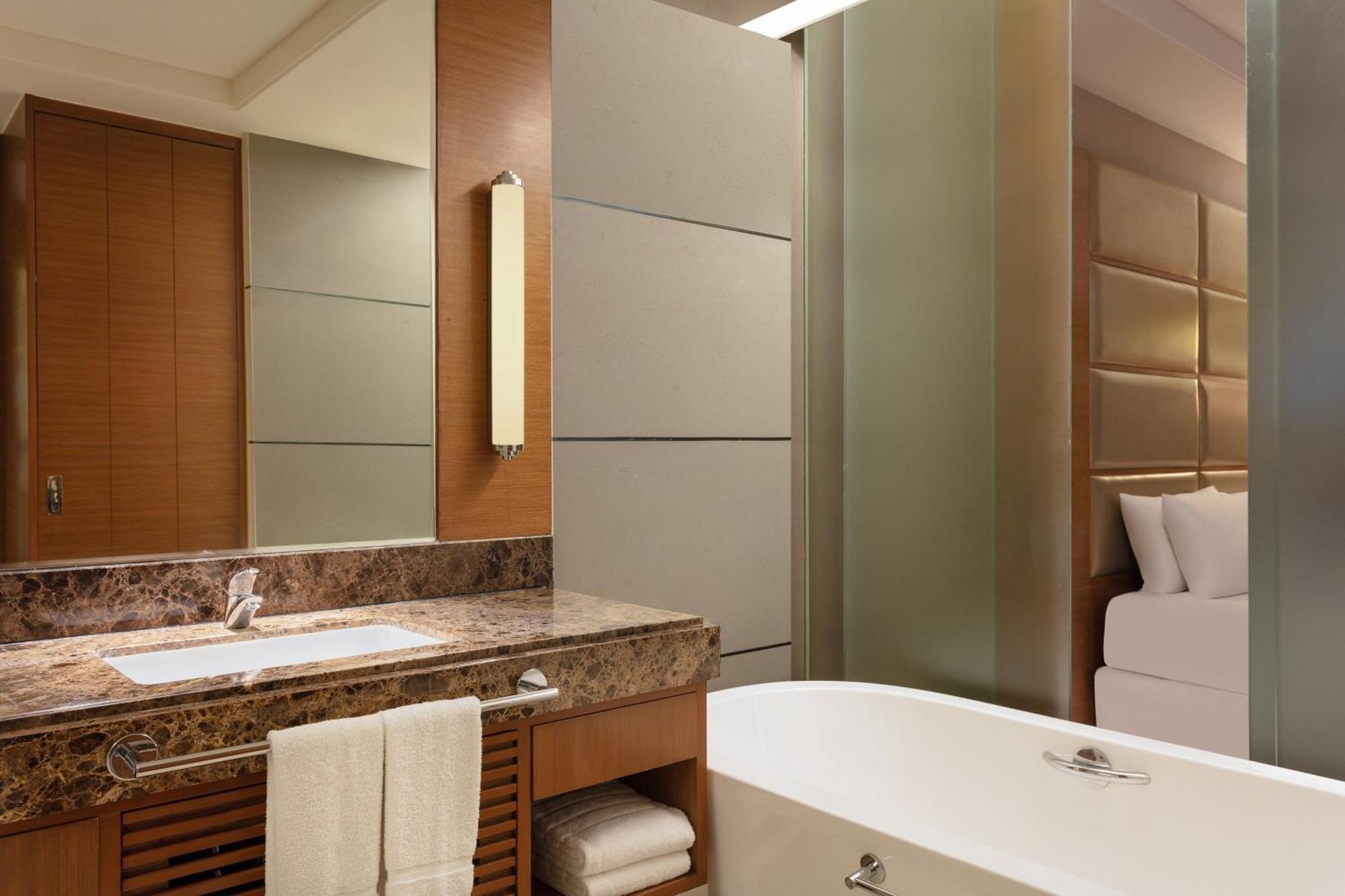 The Westin Chennai Velachery Exterior foto